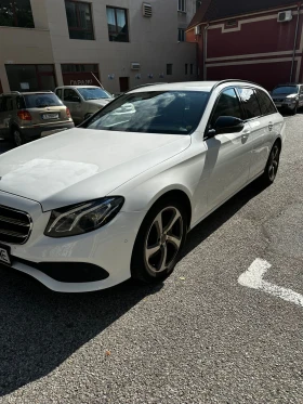 Mercedes-Benz E 220  9G-Tronic