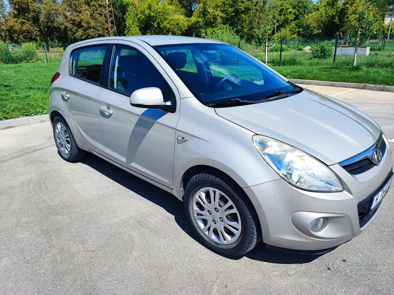 Hyundai I20, снимка 8 - Автомобили и джипове - 47884384