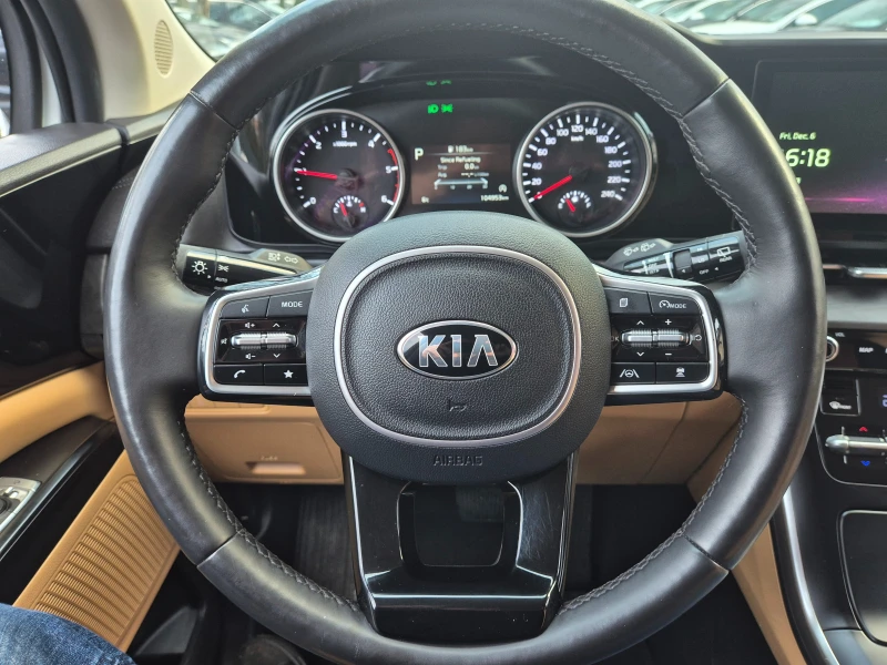 Kia Carnival 2.2 CRDI 8+ 1 ДДС, снимка 10 - Автомобили и джипове - 48252035