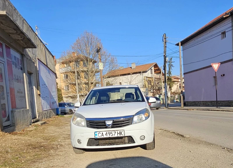 Dacia Sandero 1.4 ; 75 к.с., снимка 1 - Автомобили и джипове - 49009200