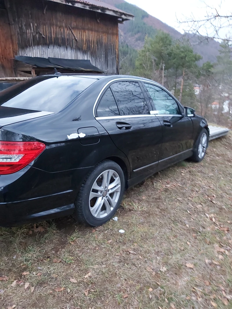 Mercedes-Benz C 220 W204, снимка 7 - Автомобили и джипове - 49145472