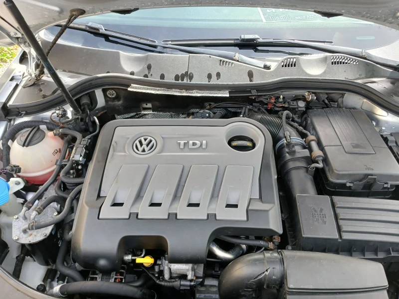 VW Passat, снимка 12 - Автомобили и джипове - 49941315