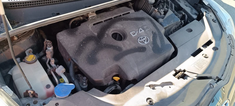 Toyota Verso 2.0D4D, снимка 6 - Автомобили и джипове - 50683815