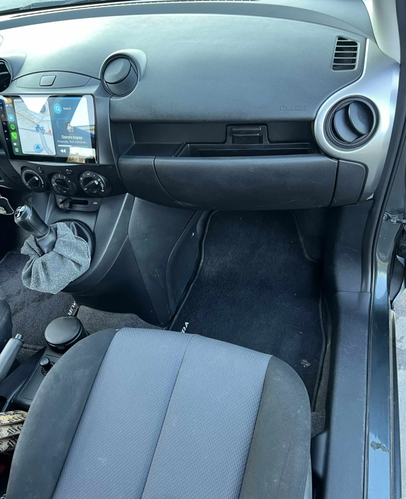 Mazda 2, снимка 7 - Автомобили и джипове - 52121993