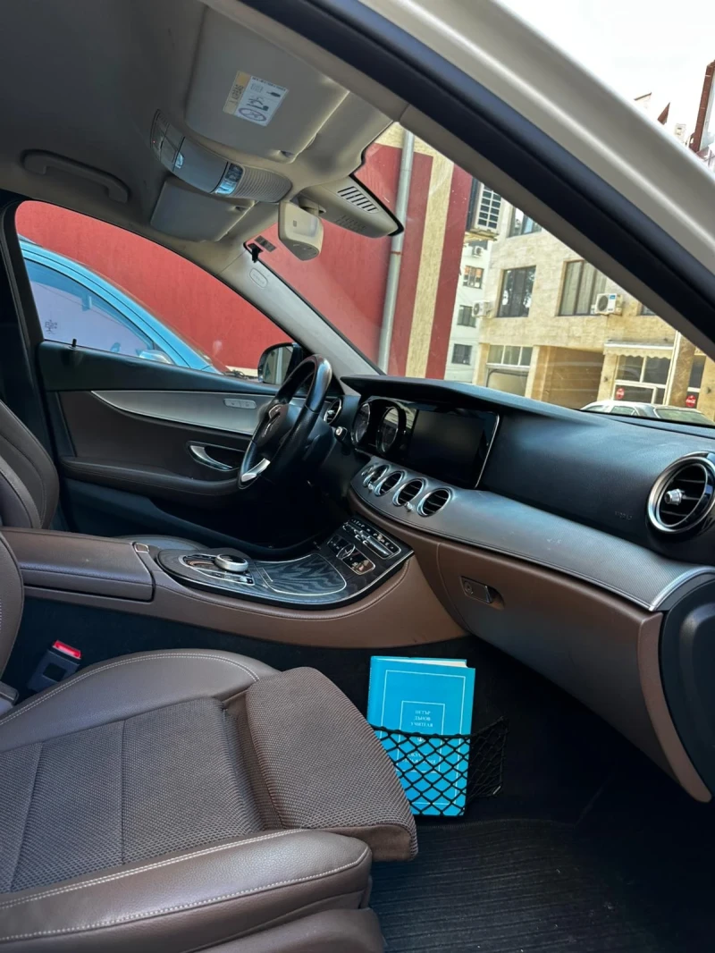 Mercedes-Benz E 220  9G-Tronic, снимка 5 - Автомобили и джипове - 52596177