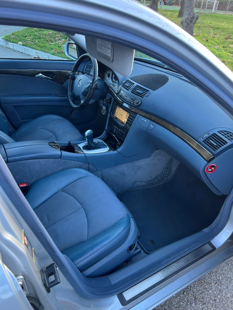 Mercedes-Benz E 320, снимка 6 - Автомобили и джипове - 52598015