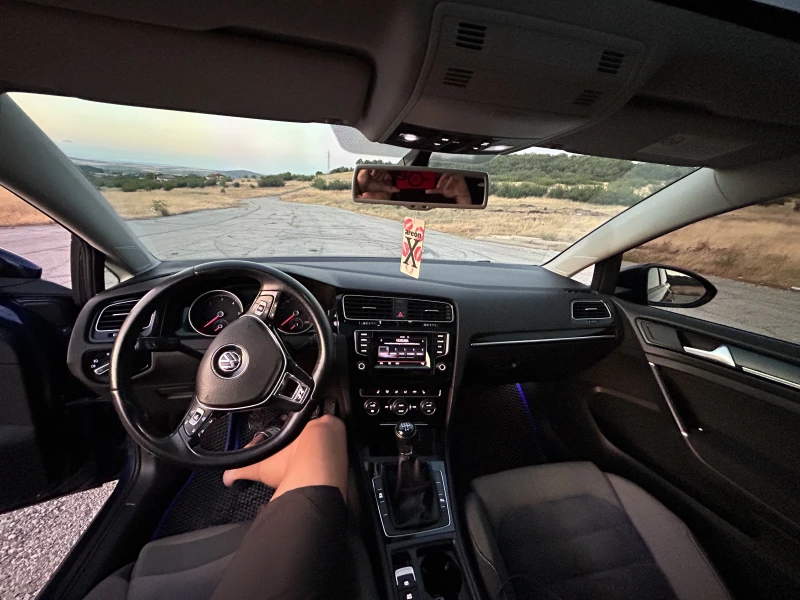 VW Golf 1.6 TDI BlueMotion, снимка 13 - Автомобили и джипове - 52976885