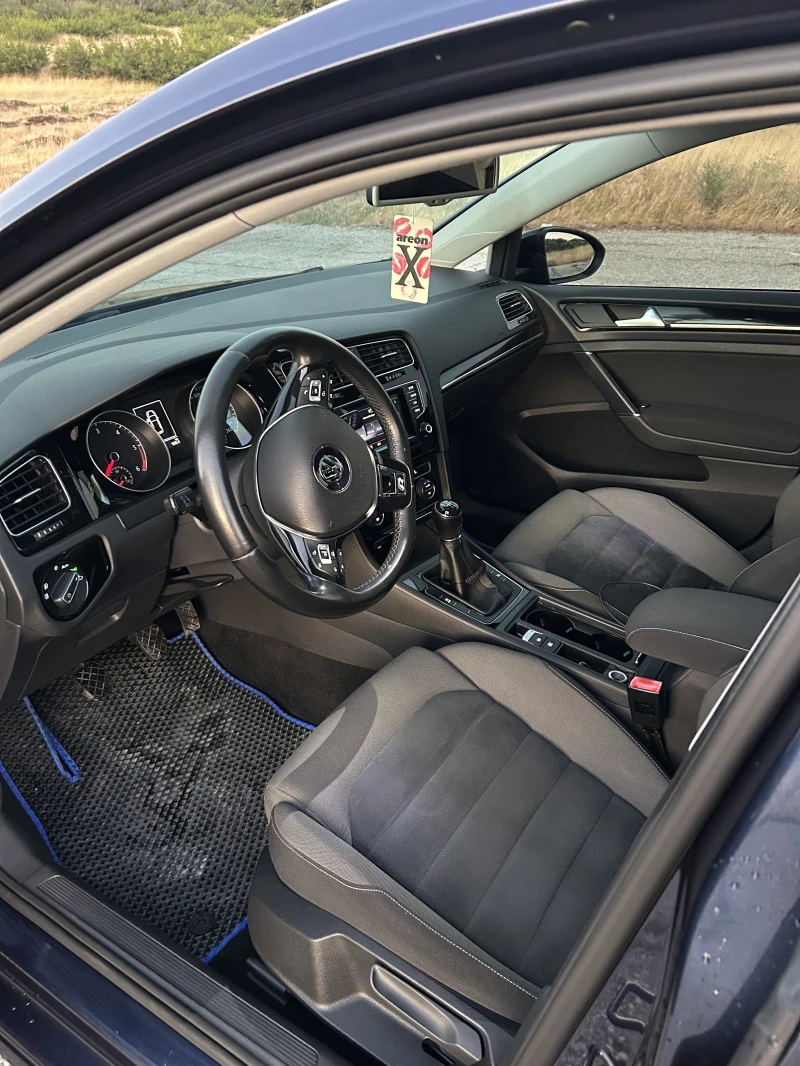 VW Golf 1.6 TDI BlueMotion, снимка 11 - Автомобили и джипове - 52976885