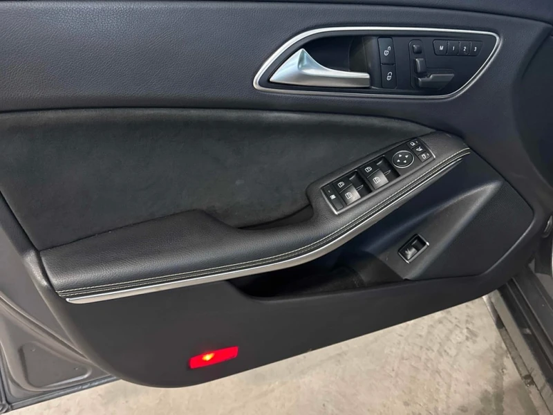 Mercedes-Benz CLA 250 4MATIC * ПЪЕЛН AMG ПАКЕТ * ВСИЧКИ ЕКСТРИ * , снимка 10 - Автомобили и джипове - 53305198