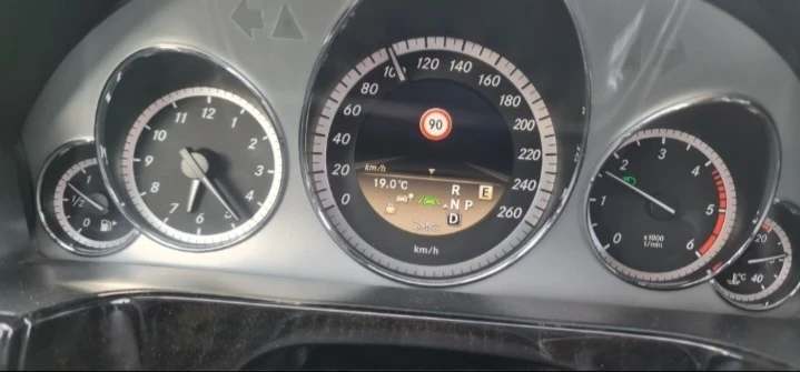 Mercedes-Benz E 350, снимка 13 - Автомобили и джипове - 52791201
