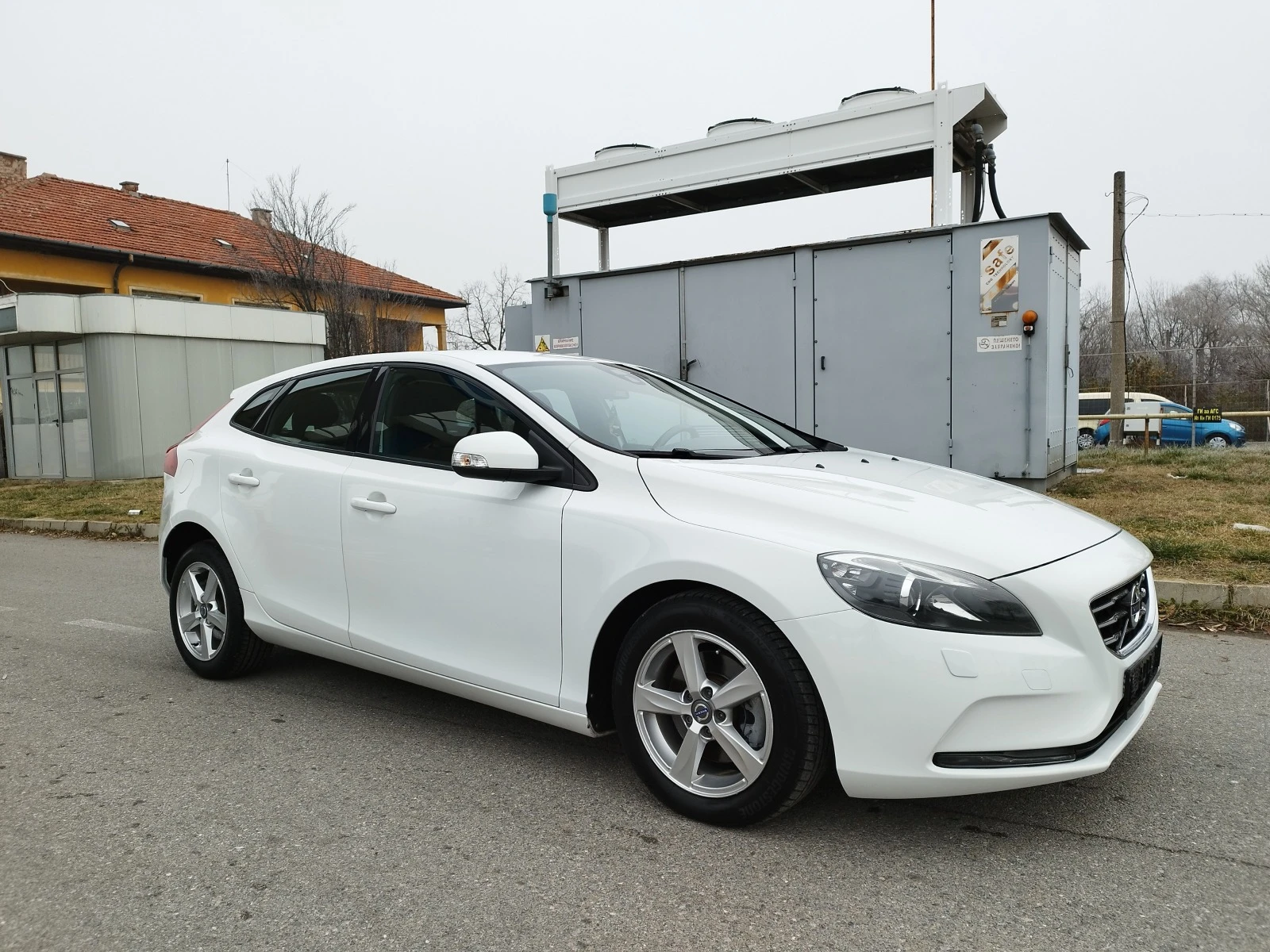 Volvo V40 1.6     D2   EVRO  5B - изображение 3