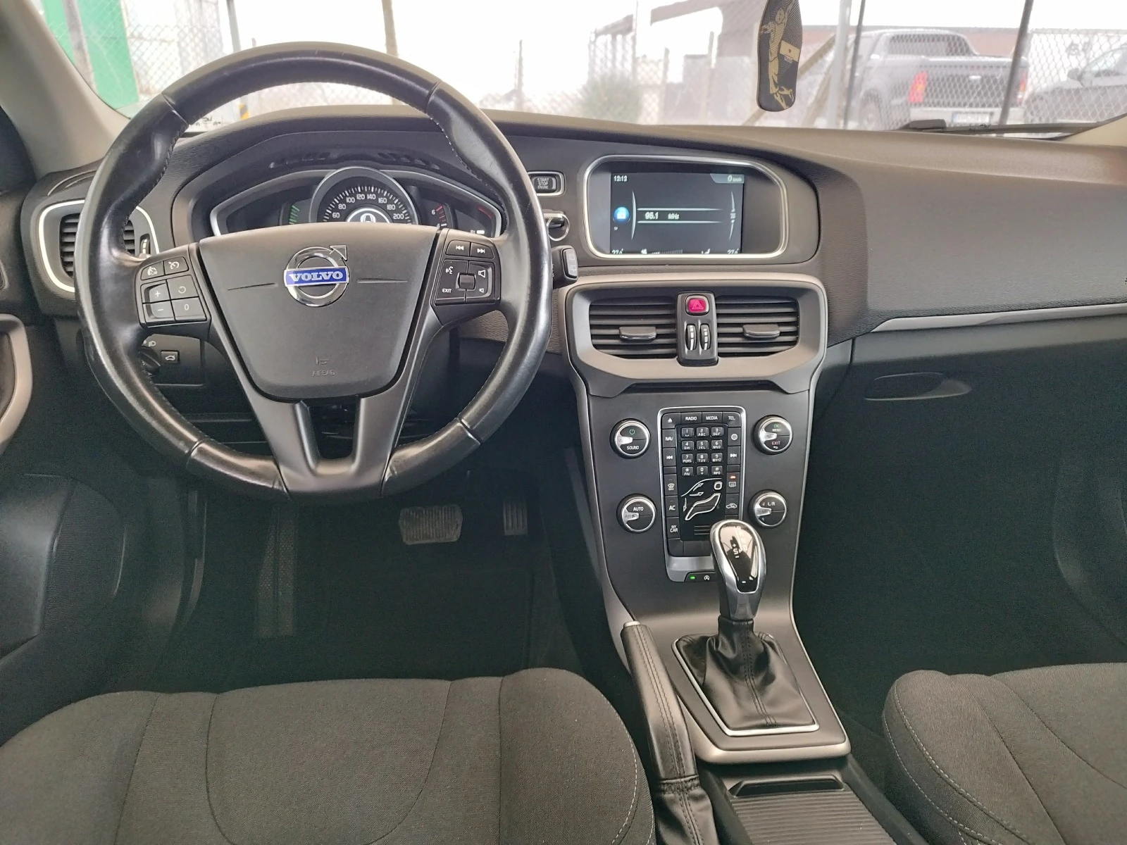 Volvo V40 1.6     D2   EVRO  5B - изображение 9