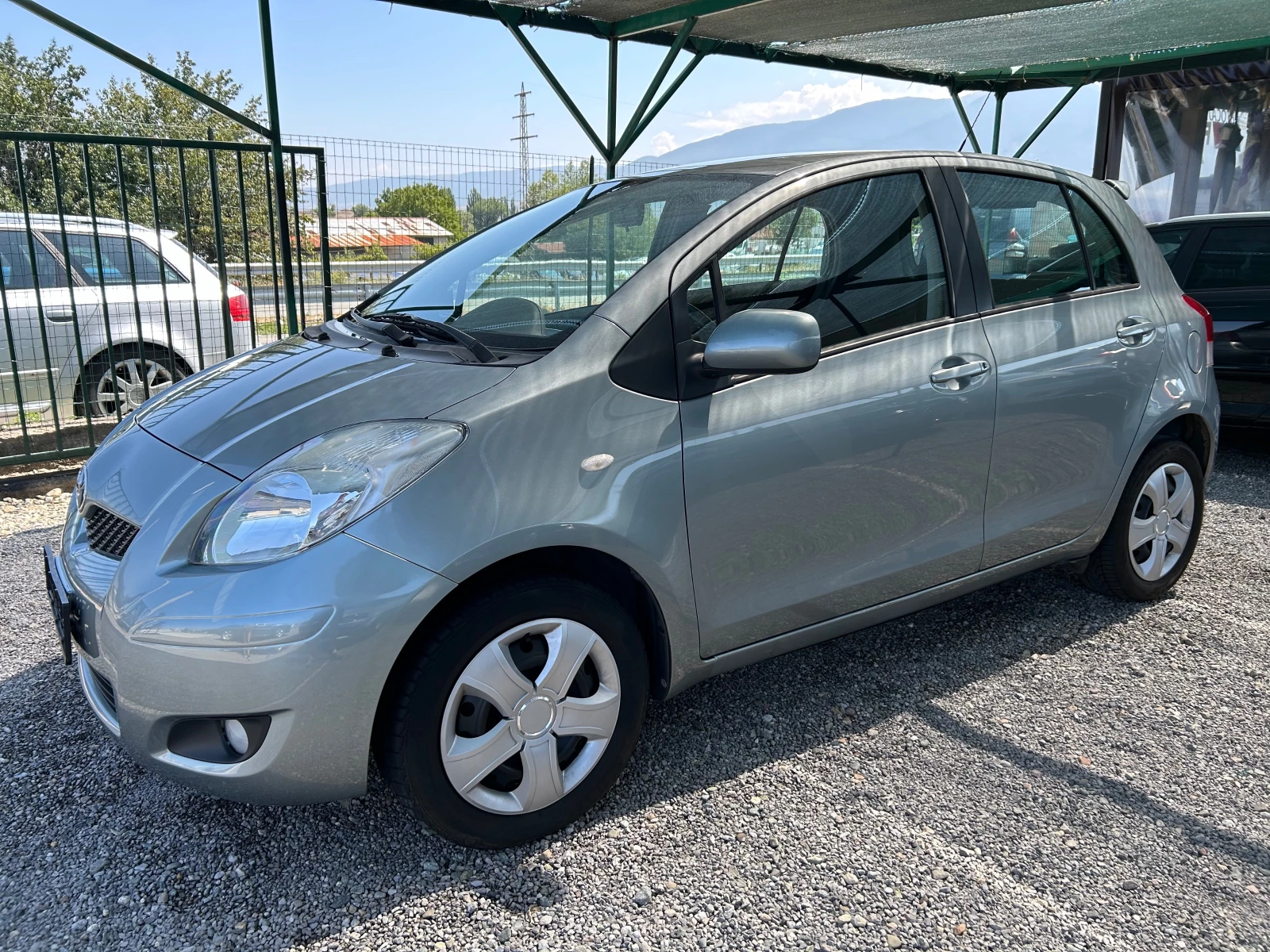 Toyota Yaris 1.4D-4D - изображение 2