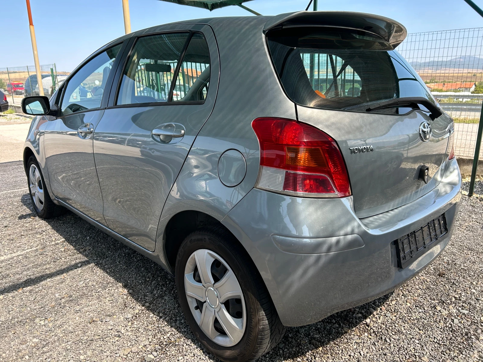 Toyota Yaris 1.4D-4D - изображение 6