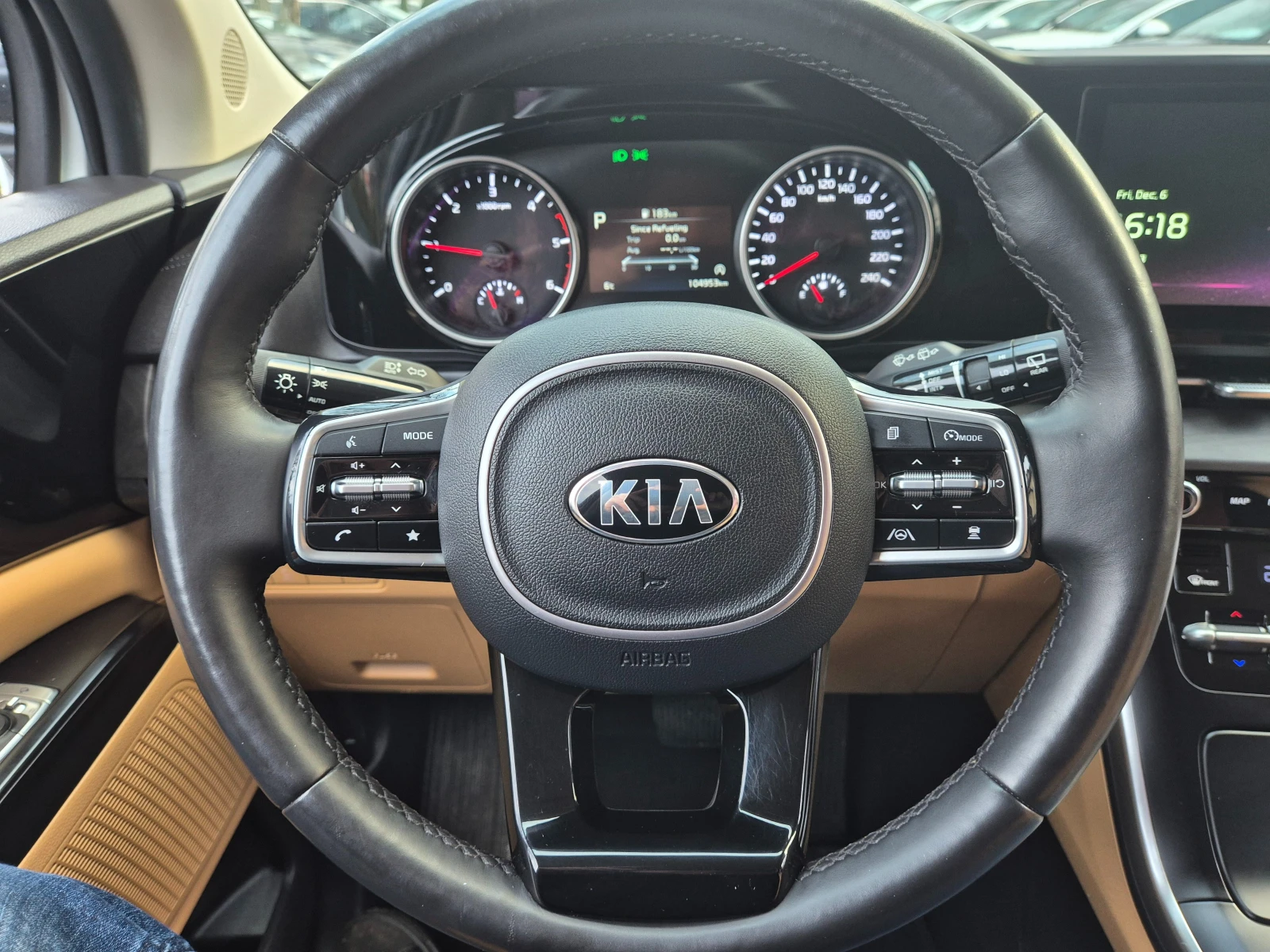 Kia Carnival 2.2 CRDI 8+ 1 ДДС - изображение 10