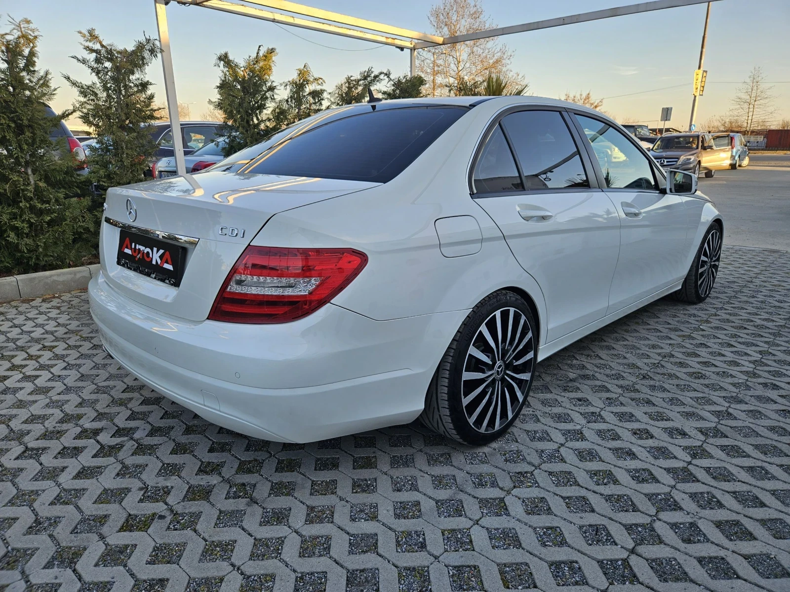 Mercedes-Benz C 220 2.2CDI-170кс= АВТОМАТ= FACELIFT= LED= Navi - изображение 3