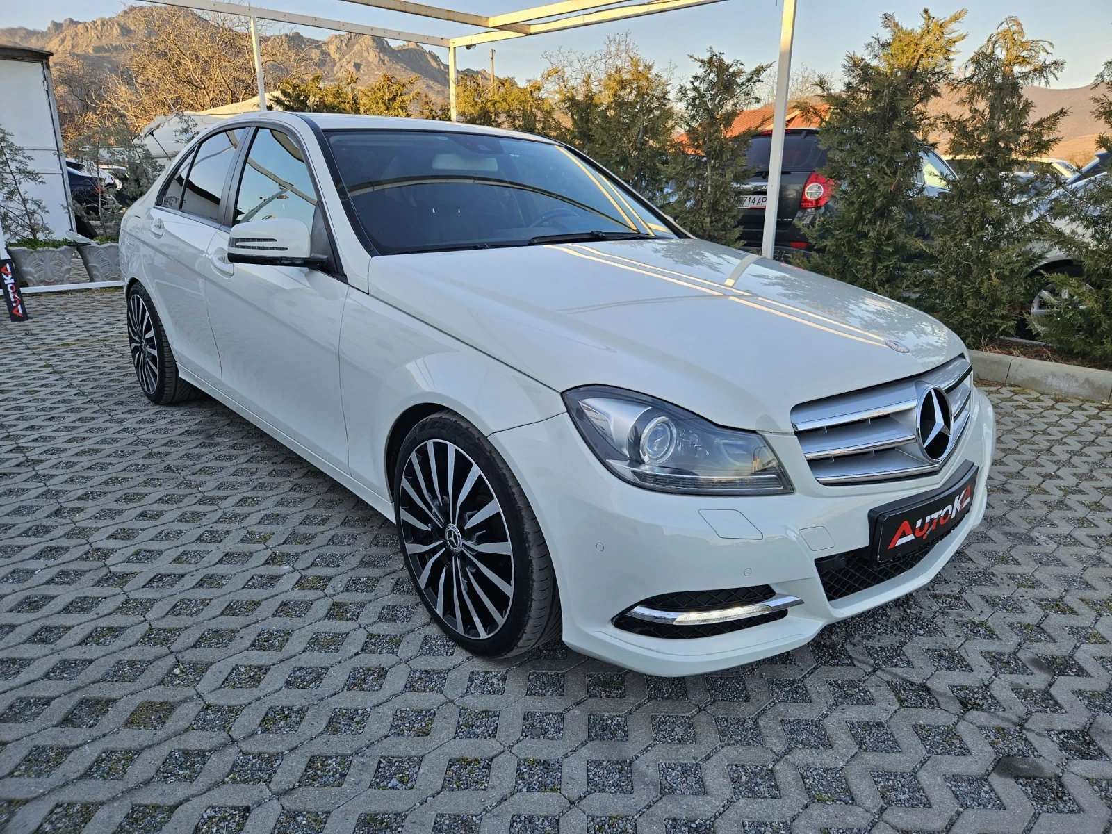 Mercedes-Benz C 220 2.2CDI-170кс= АВТОМАТ= FACELIFT= LED= Navi - изображение 2