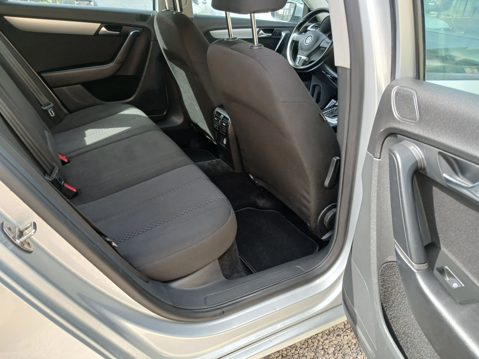 VW Passat  - изображение 7