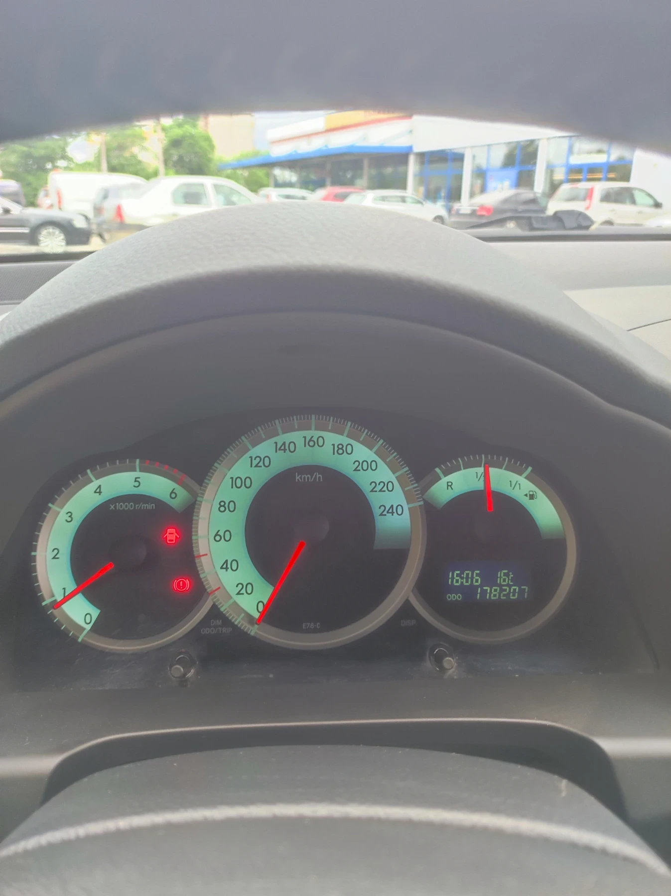 Toyota Corolla verso  - изображение 10
