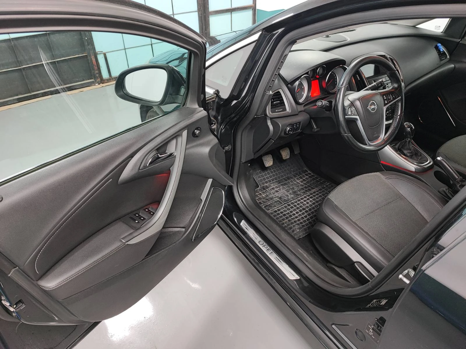 Opel Astra 1.7 CDTI - изображение 6