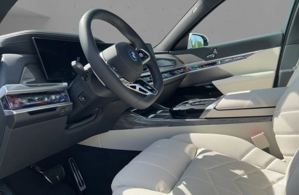 BMW 750 e xDrive M-Sport = NEW= Individual Гаранция - изображение 8