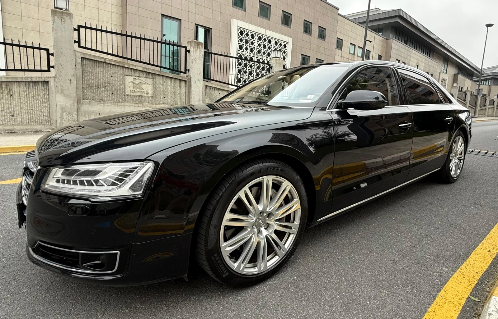 Audi A8 4.0 TFSI LONG FULL OPTION - изображение 3