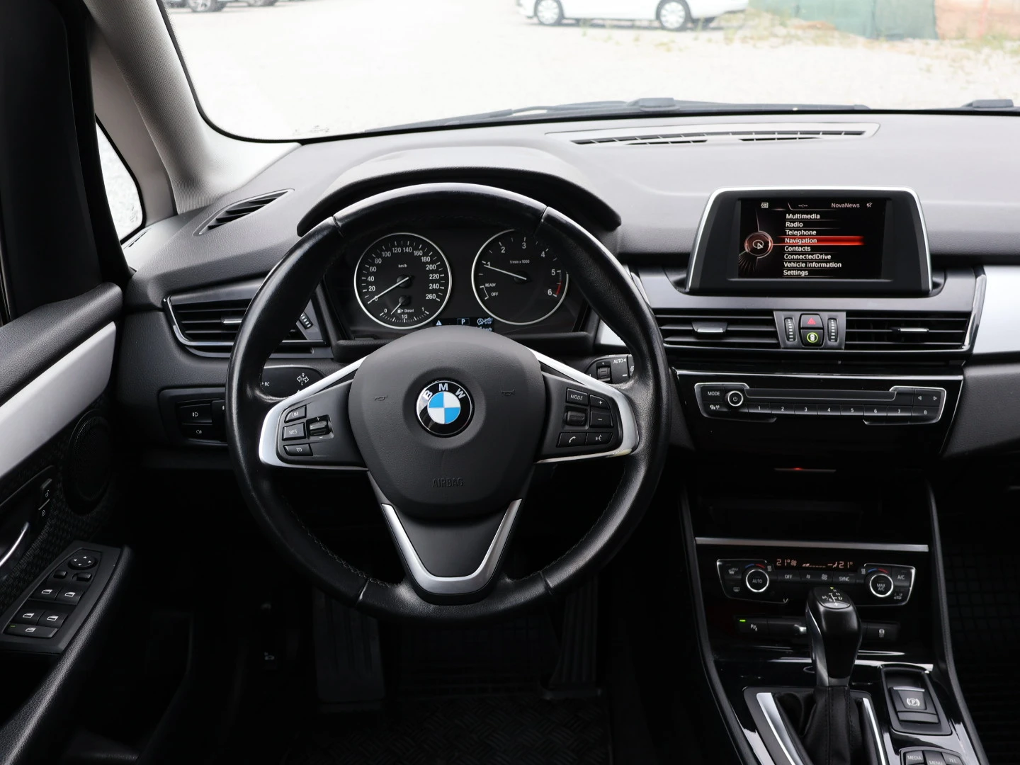 BMW 218 Active Tourer 218D* 150kc* EURO6* ПАНОРАМА - изображение 10