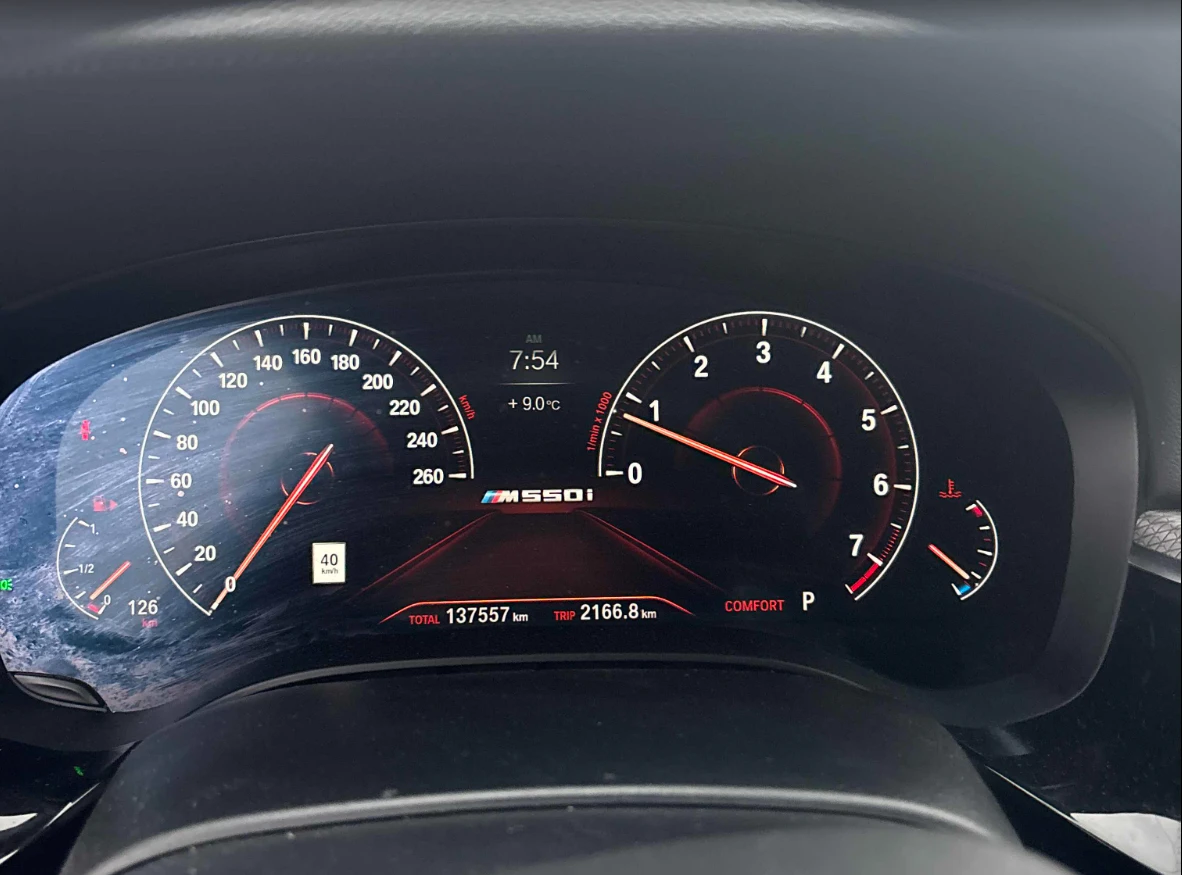 BMW 550 M550i xDrive - изображение 7