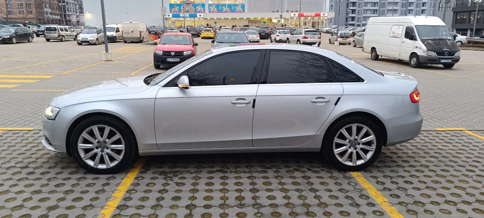 Audi A4 2.0TDI. ВИЖ ВИДЕОТО, снимка 3 - Автомобили и джипове - 54010629