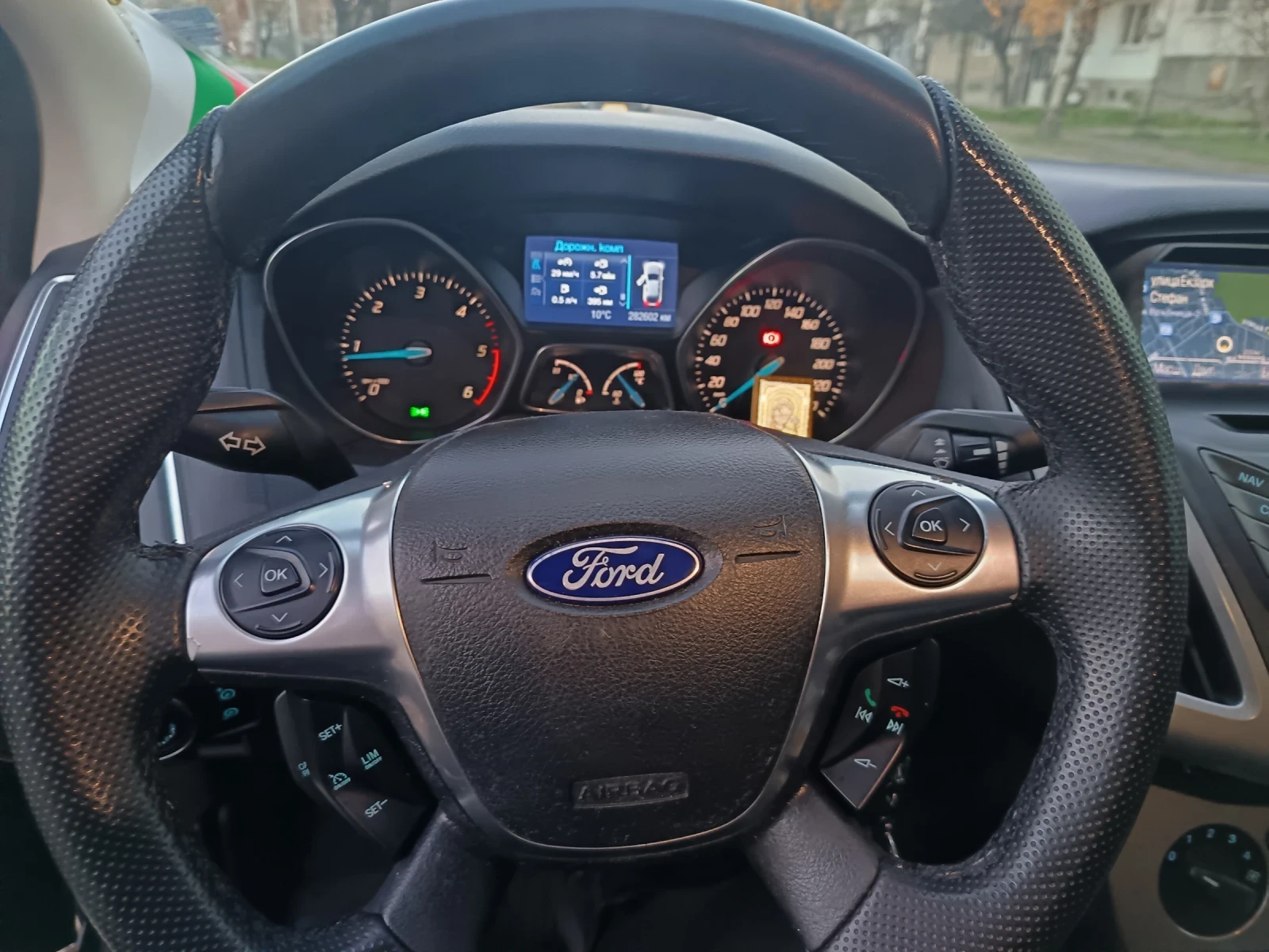 Ford Focus 1.6, снимка 10 - Автомобили и джипове - 54022931