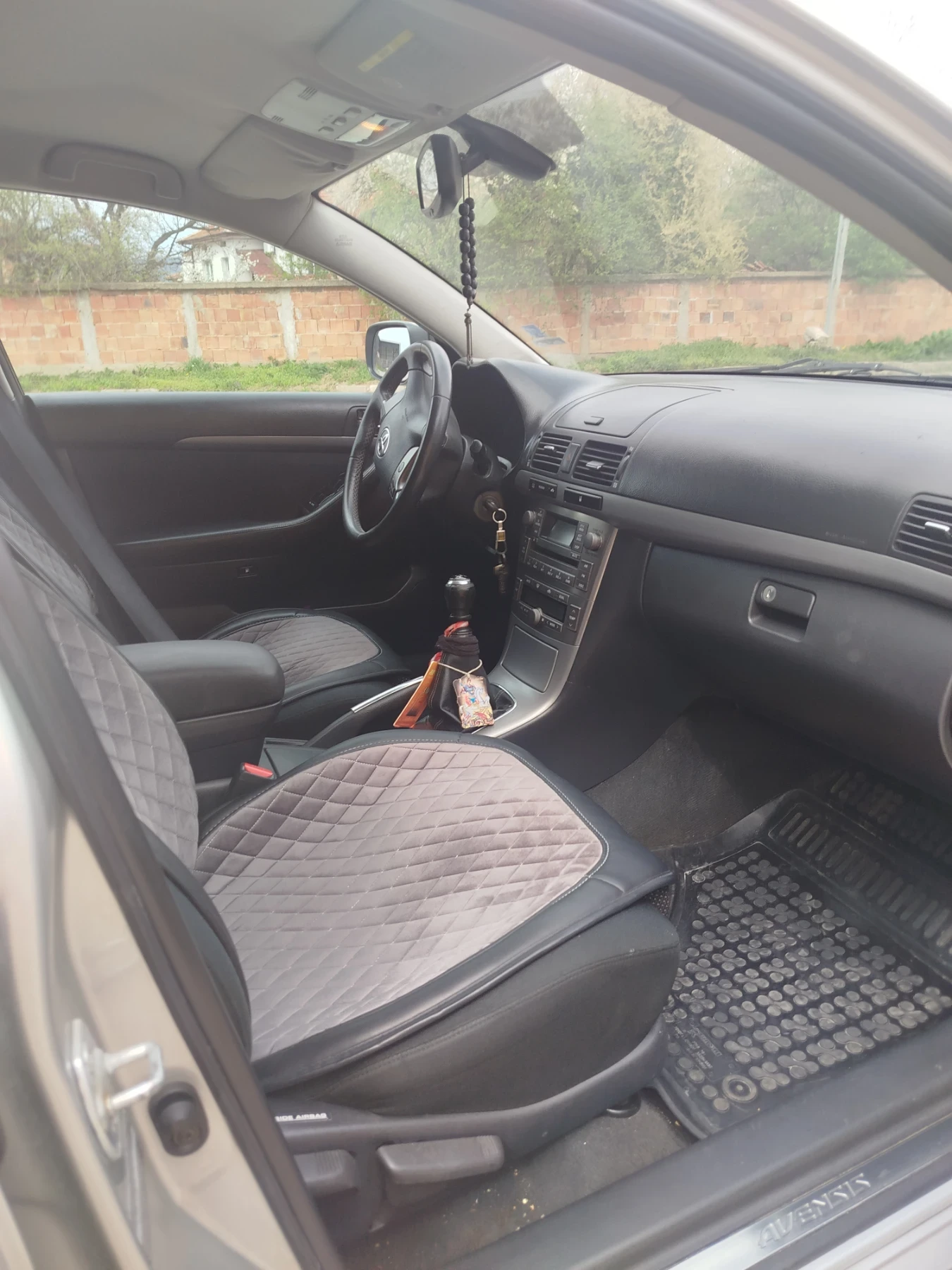 Toyota Avensis 2.2, снимка 5 - Автомобили и джипове - 54259609