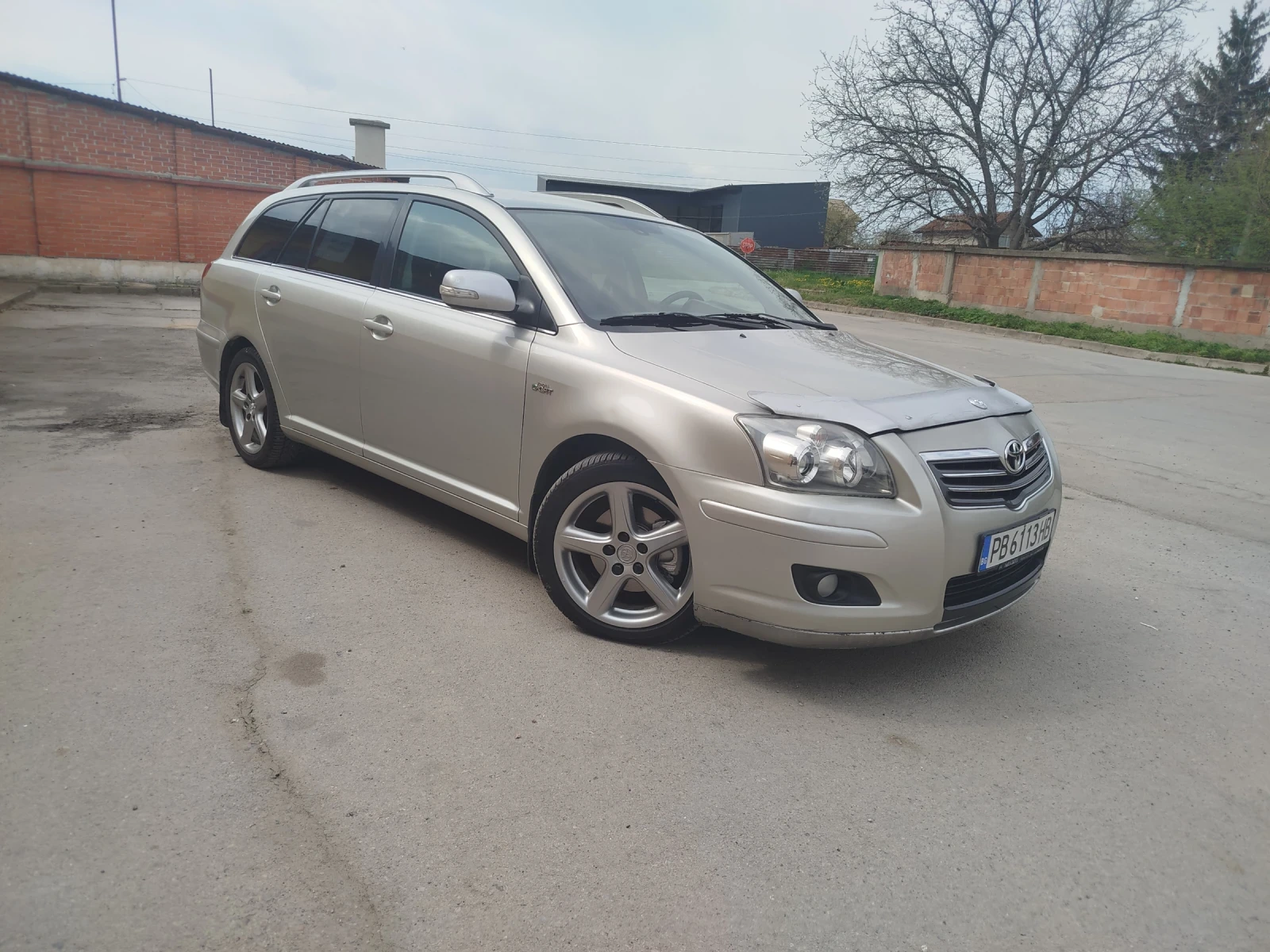 Toyota Avensis 2.2, снимка 4 - Автомобили и джипове - 54259609