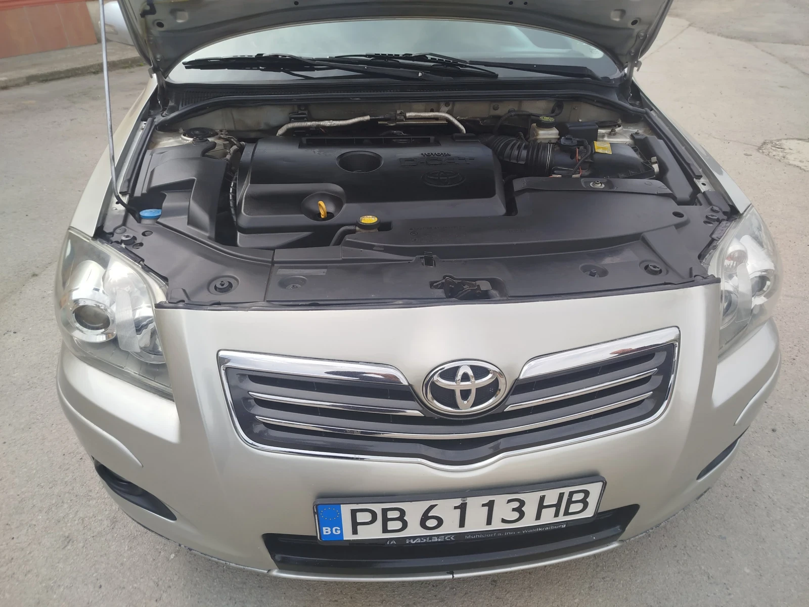 Toyota Avensis 2.2, снимка 8 - Автомобили и джипове - 54259609