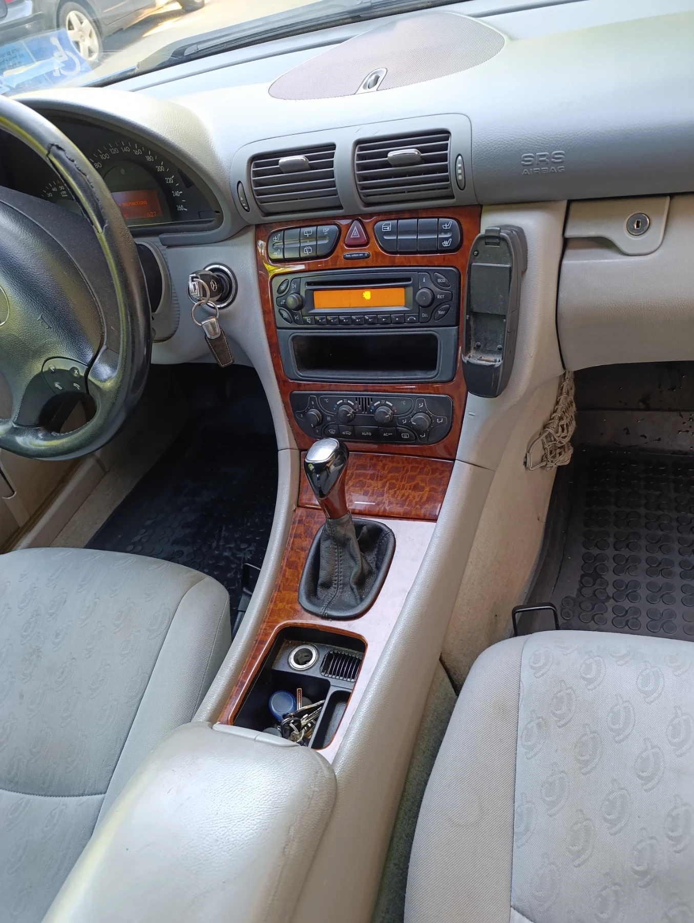 Mercedes-Benz C 220 220 CDI 150k.s., снимка 9 - Автомобили и джипове - 54387329