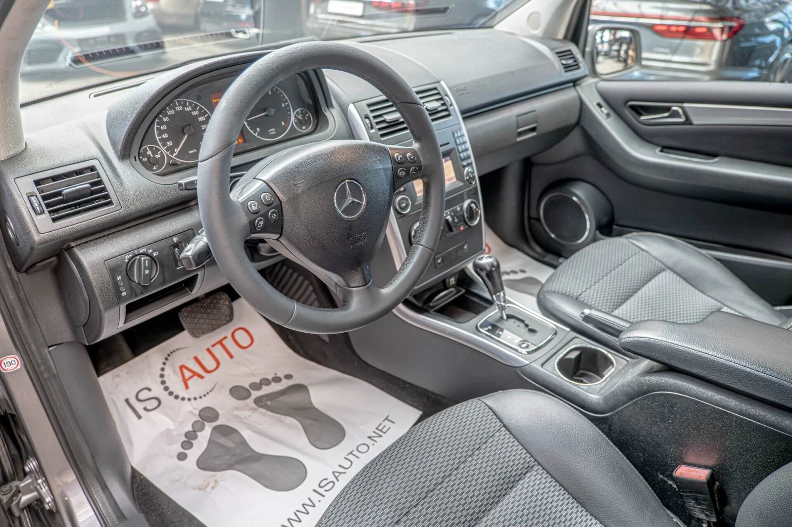 Mercedes-Benz A 200 CDI/Подгрев/Авантгард/Автомат/Темпомат, снимка 7 - Автомобили и джипове - 54830235