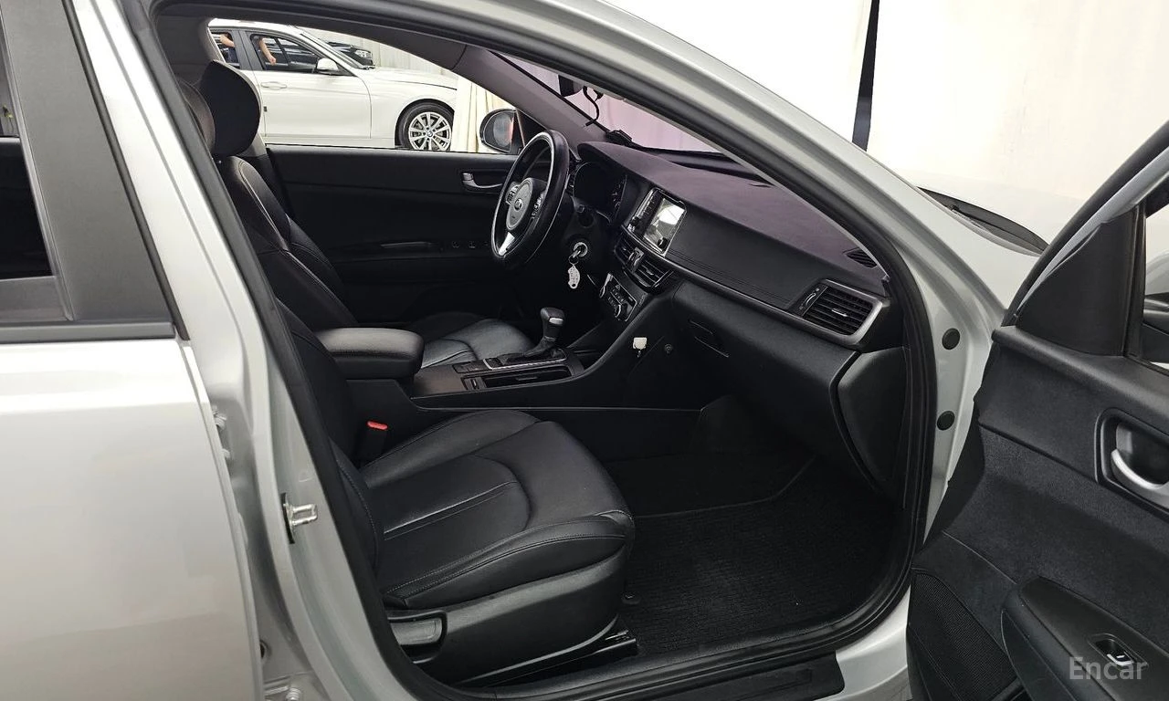 Kia K5 2.0* LUXURY* ПОДГРЕВ* КАМЕРА* КЕЙЛЕС* , снимка 12 - Автомобили и джипове - 55035672