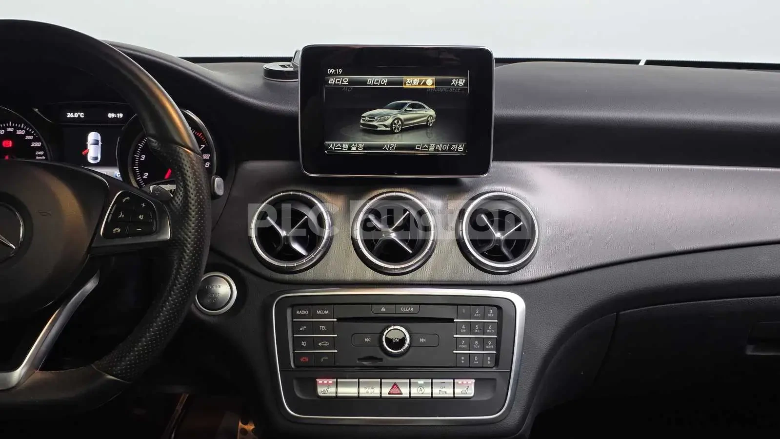 Mercedes-Benz CLA 220 4MATIC AMG LINE !УНИКАТ!FULL!!ПАНОРАМА, снимка 11 - Автомобили и джипове - 55067044