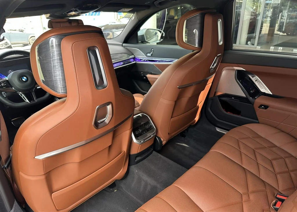 BMW 740 xDrive Sedan, снимка 9 - Автомобили и джипове - 55137253
