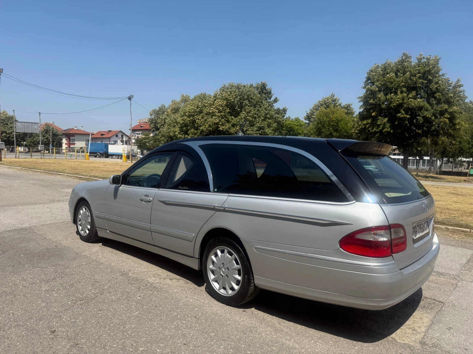 Mercedes-Benz E 270, снимка 7 - Автомобили и джипове - 55645175