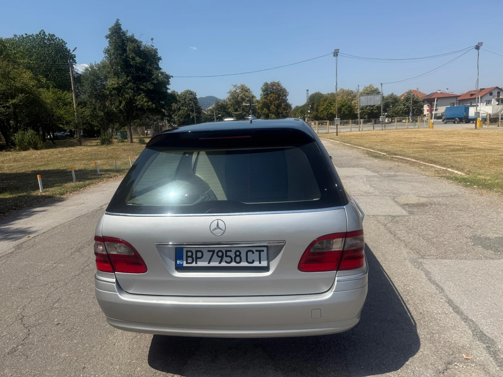 Mercedes-Benz E 270, снимка 4 - Автомобили и джипове - 55645175