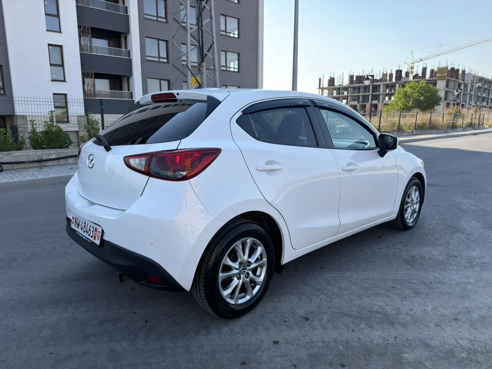 Mazda 2 1.5i SkyActiv-G Revolution Automat, снимка 5 - Автомобили и джипове - 55709727