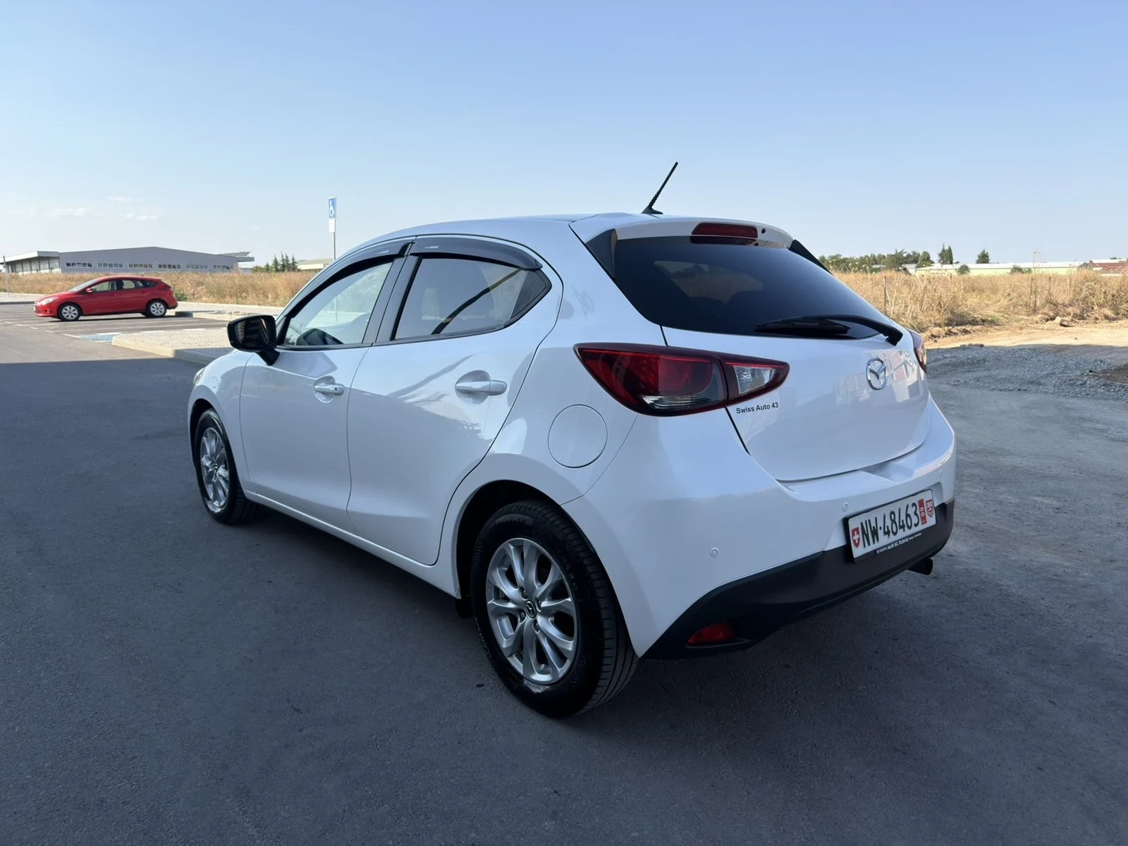 Mazda 2 1.5i SkyActiv-G Revolution Automat, снимка 6 - Автомобили и джипове - 55709727