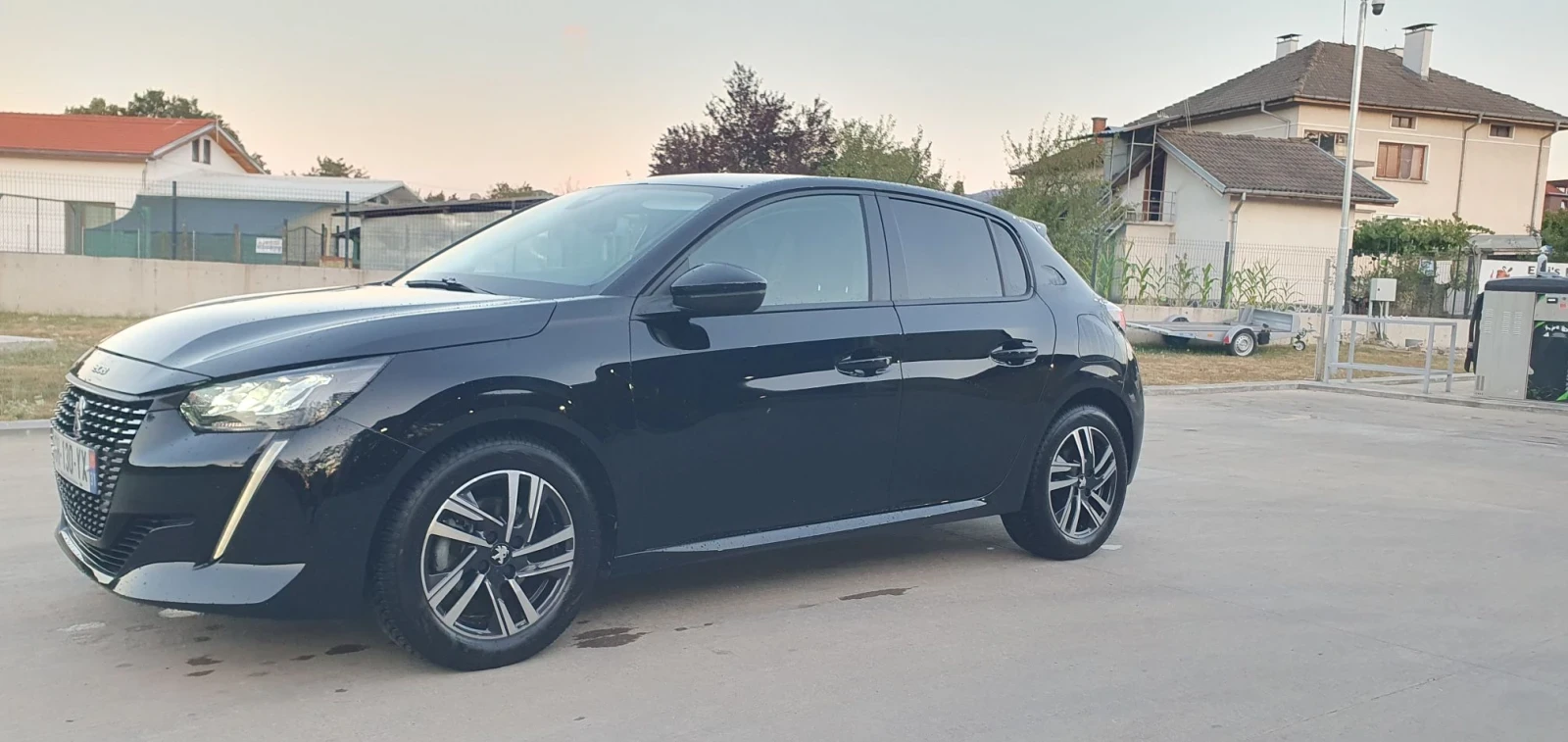 Peugeot 208 1.2 puretech Allure Pack , снимка 7 - Автомобили и джипове - 55730026