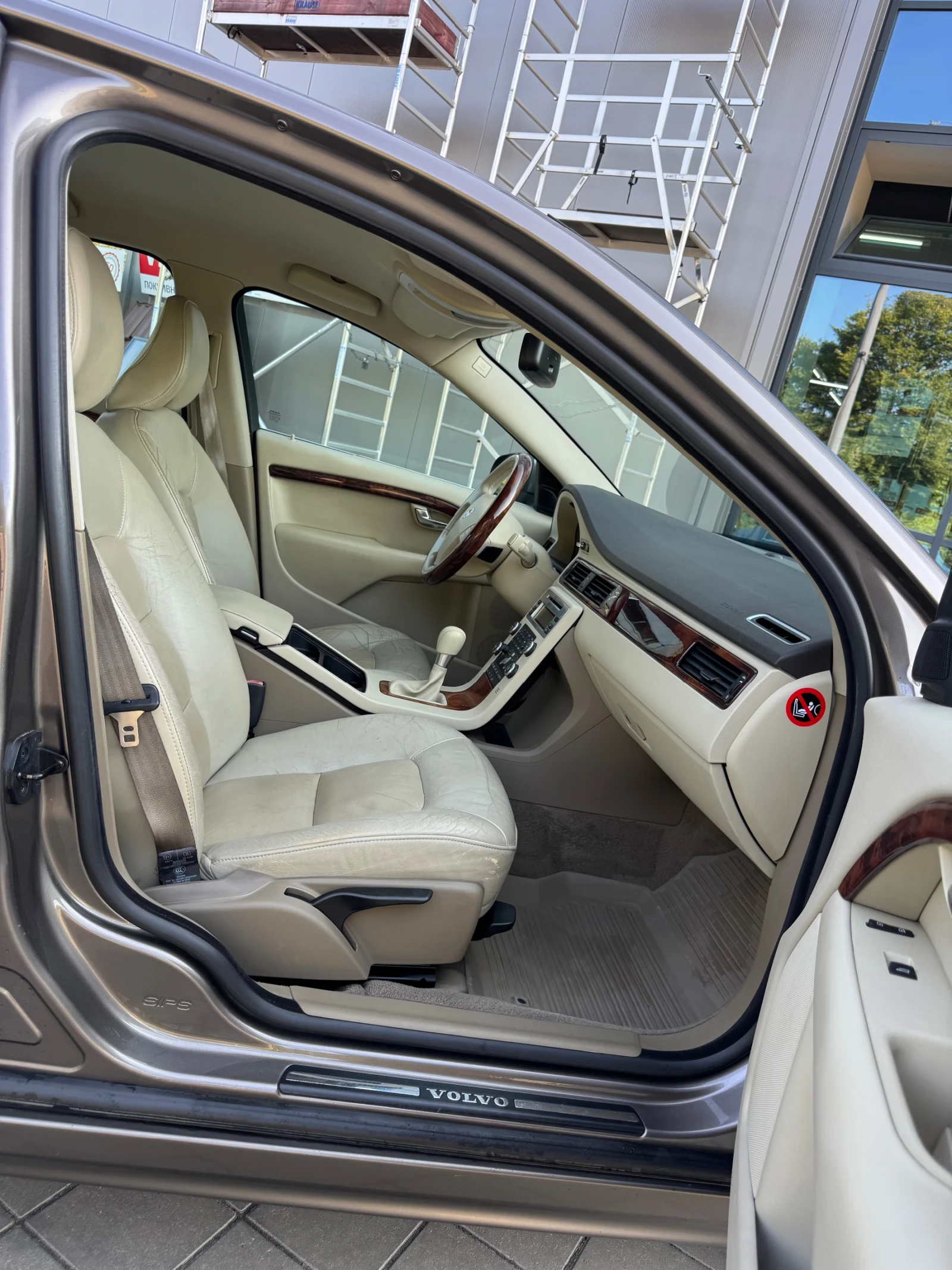 Volvo S80 2.4 D5* Xenon* Leder* Cruise* TOP!* , снимка 15 - Автомобили и джипове - 55771431