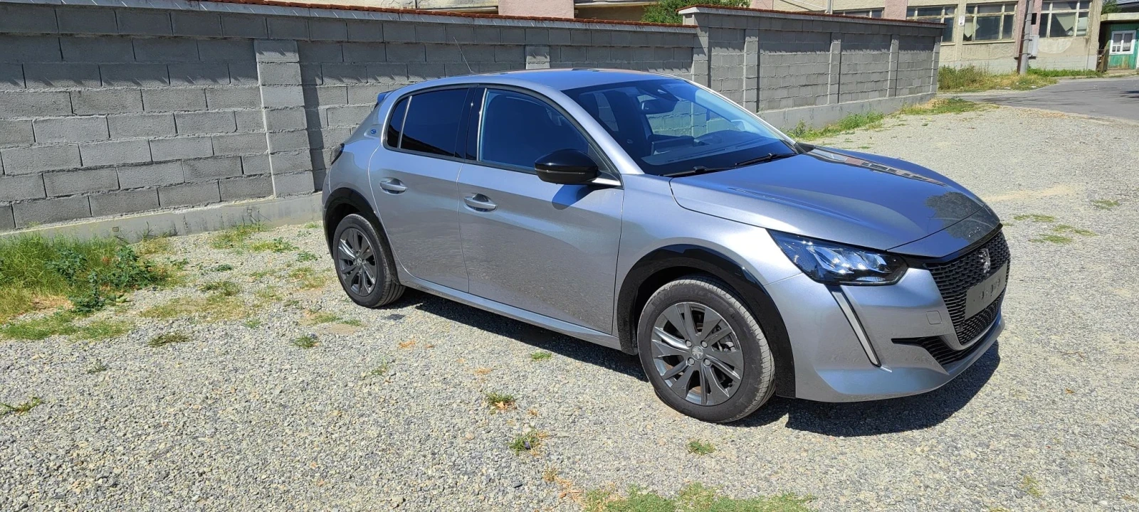 Peugeot 208, снимка 2 - Автомобили и джипове - 55907657