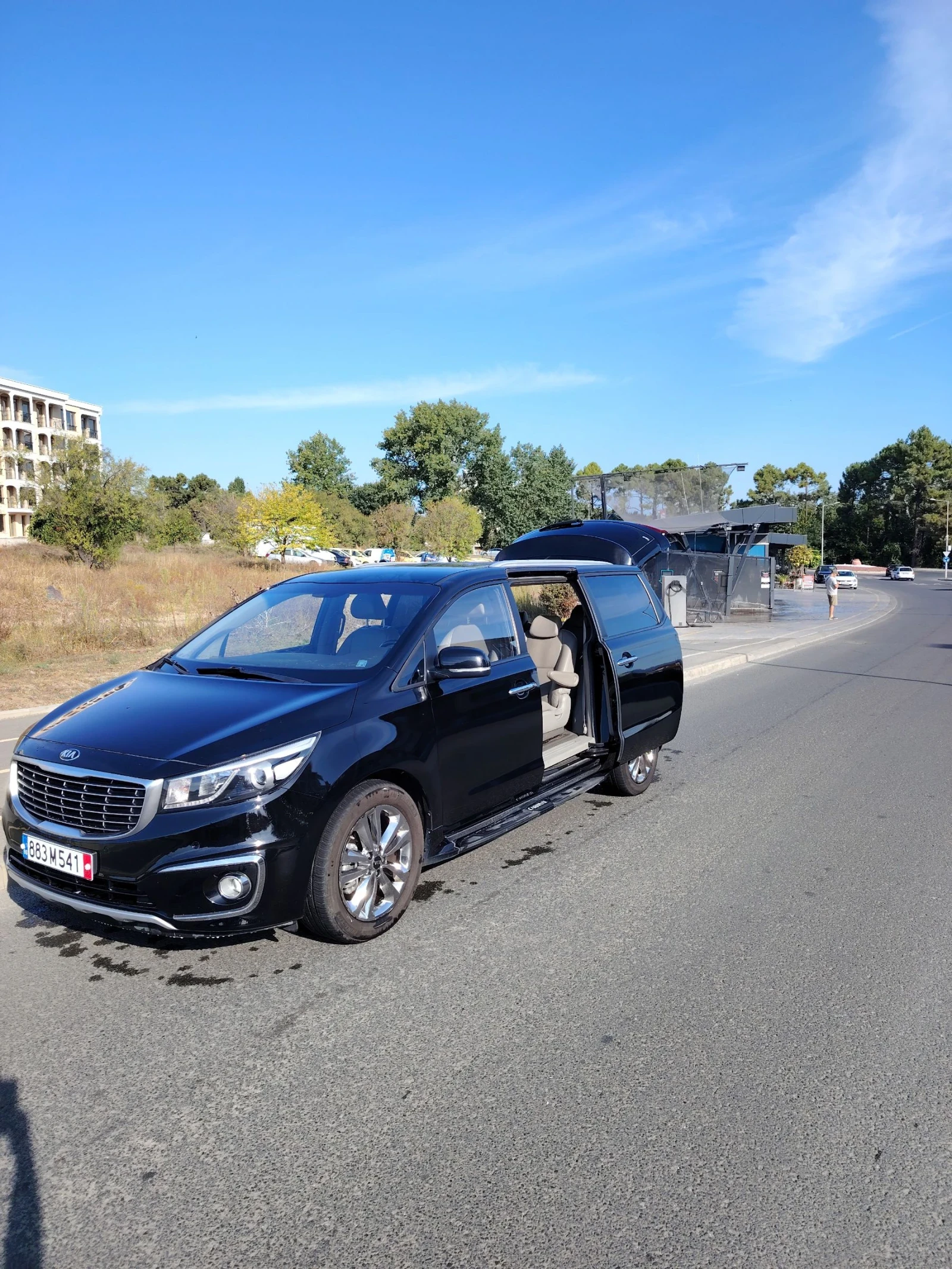 Kia Carnival 2.2d автоматик 6+ 1, снимка 11 - Автомобили и джипове - 56150365