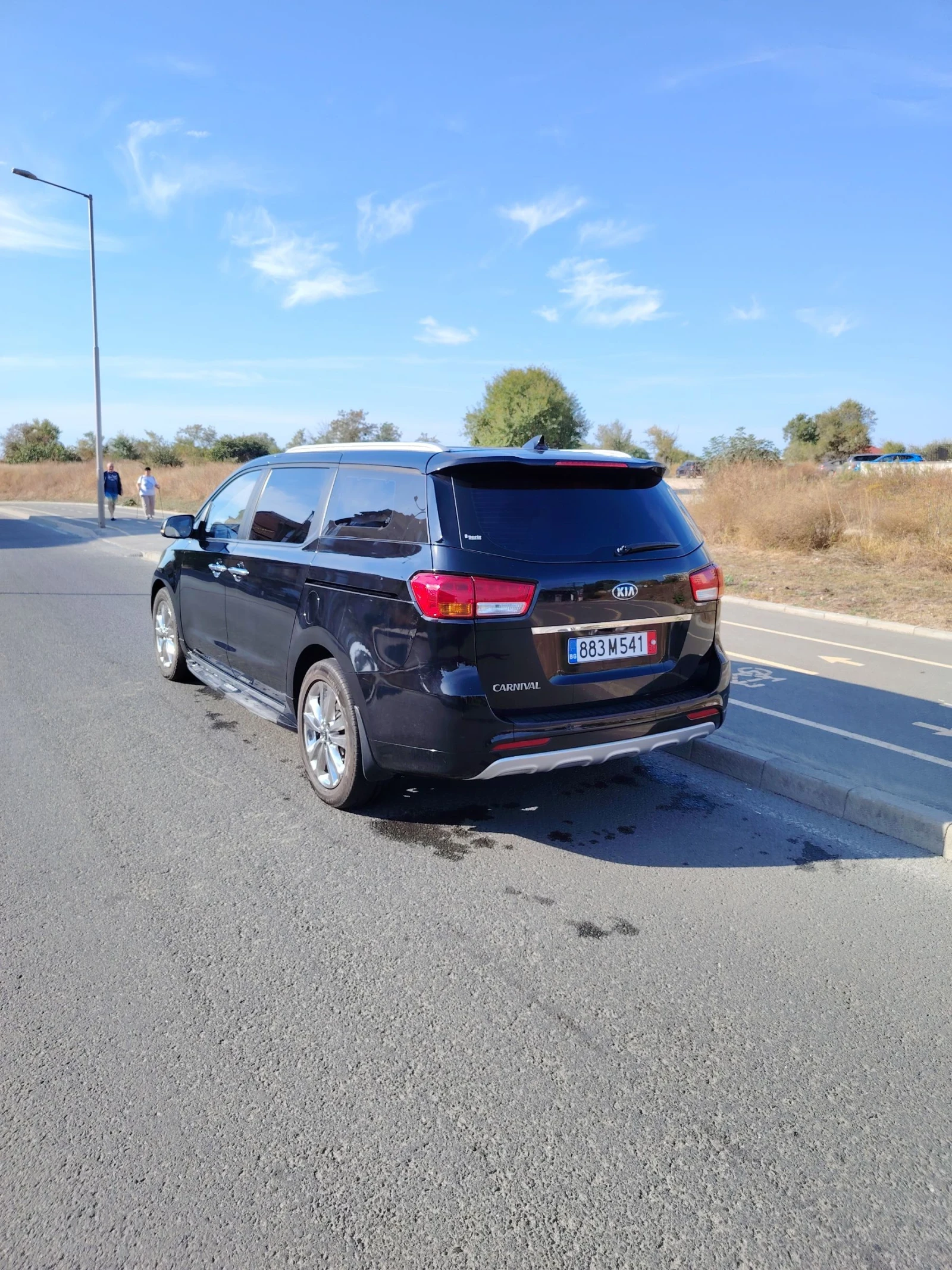 Kia Carnival 2.2d автоматик 6+ 1, снимка 2 - Автомобили и джипове - 56150365