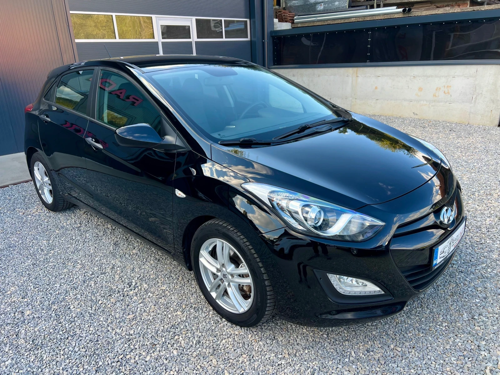 Hyundai I30 1.4i ШВЕЙЦАРИЯ, снимка 2 - Автомобили и джипове - 56306428