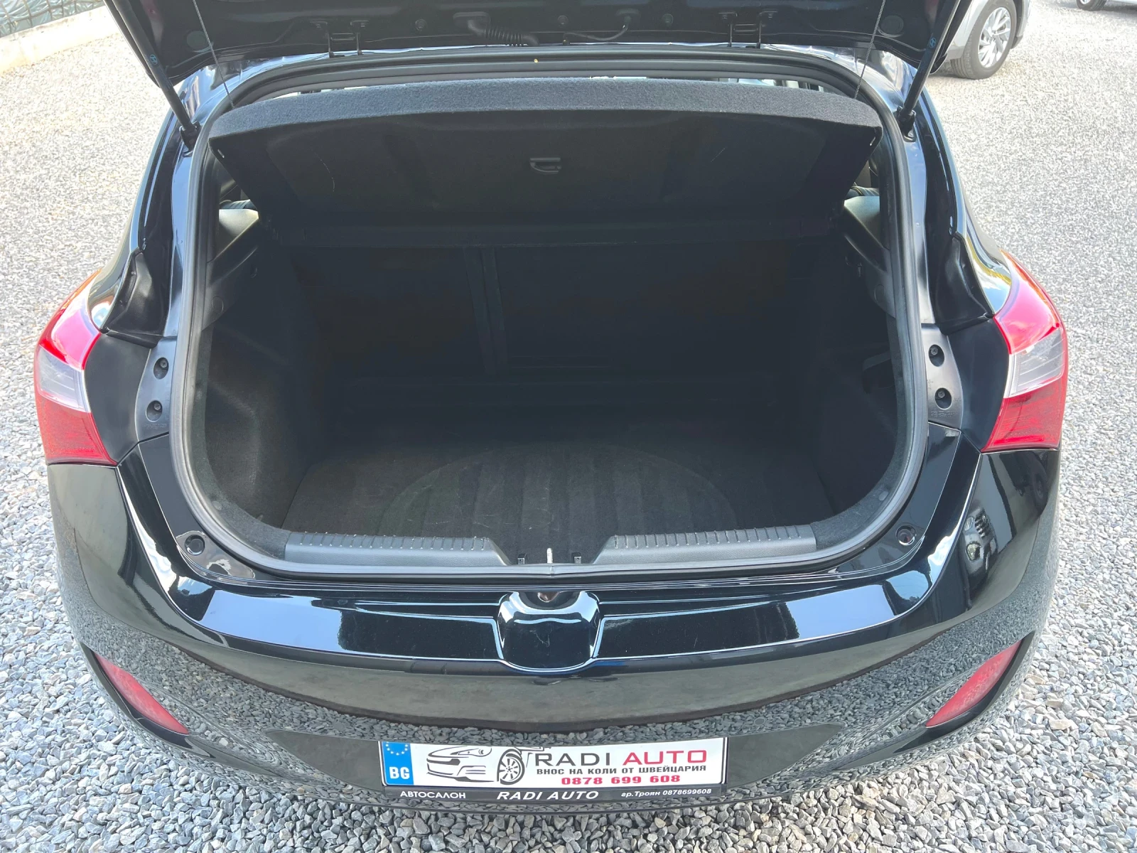 Hyundai I30 1.4i ШВЕЙЦАРИЯ, снимка 5 - Автомобили и джипове - 56306428