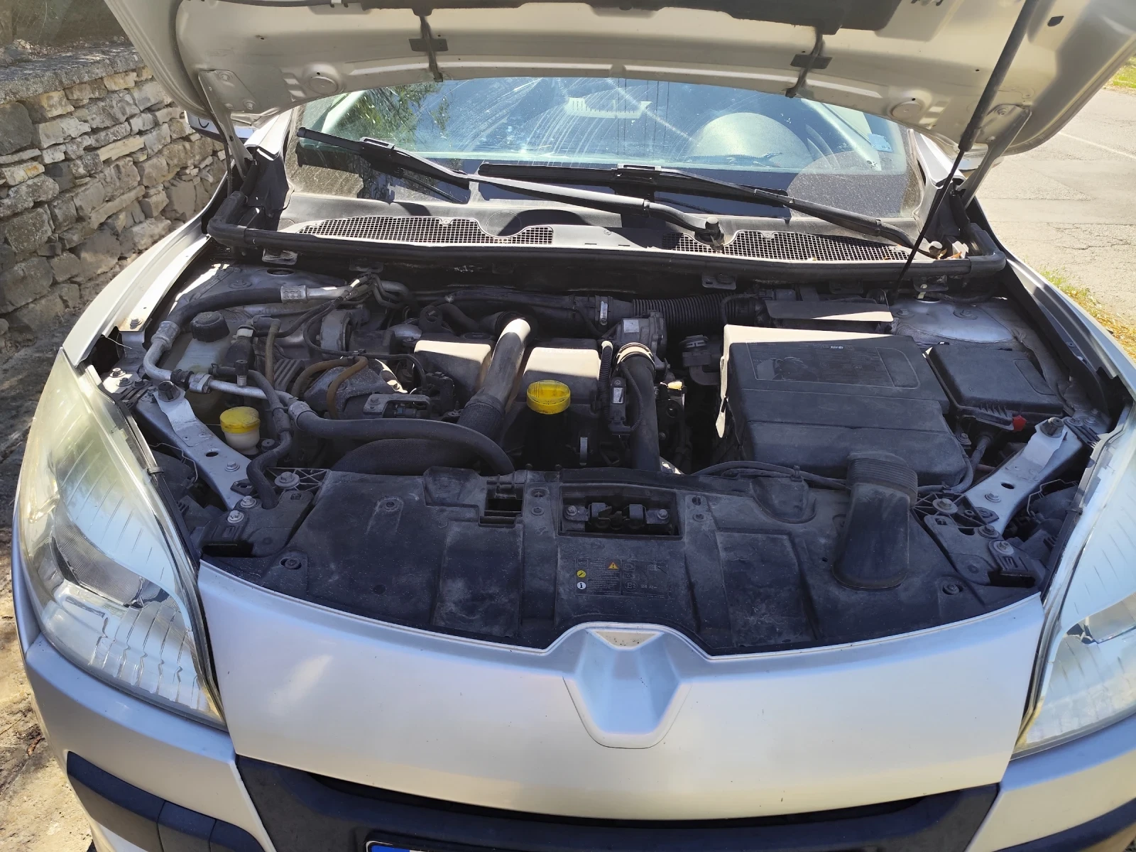 Renault Megane 1.5 dci, снимка 3 - Автомобили и джипове - 56349780